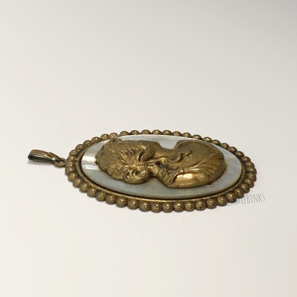Vintage Art Nouveau Bronze Tone MOP Cameo Necklace Pendant - Picture 7 of 16